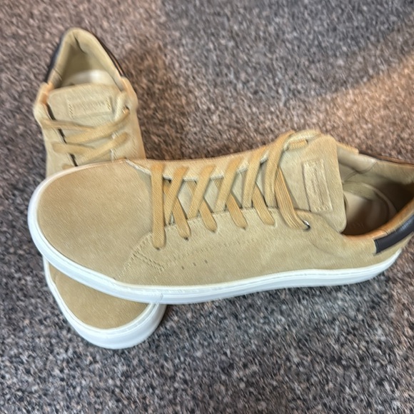 Kurt Geiger Tan Sneakers with White Soles - Picture 2 of 8